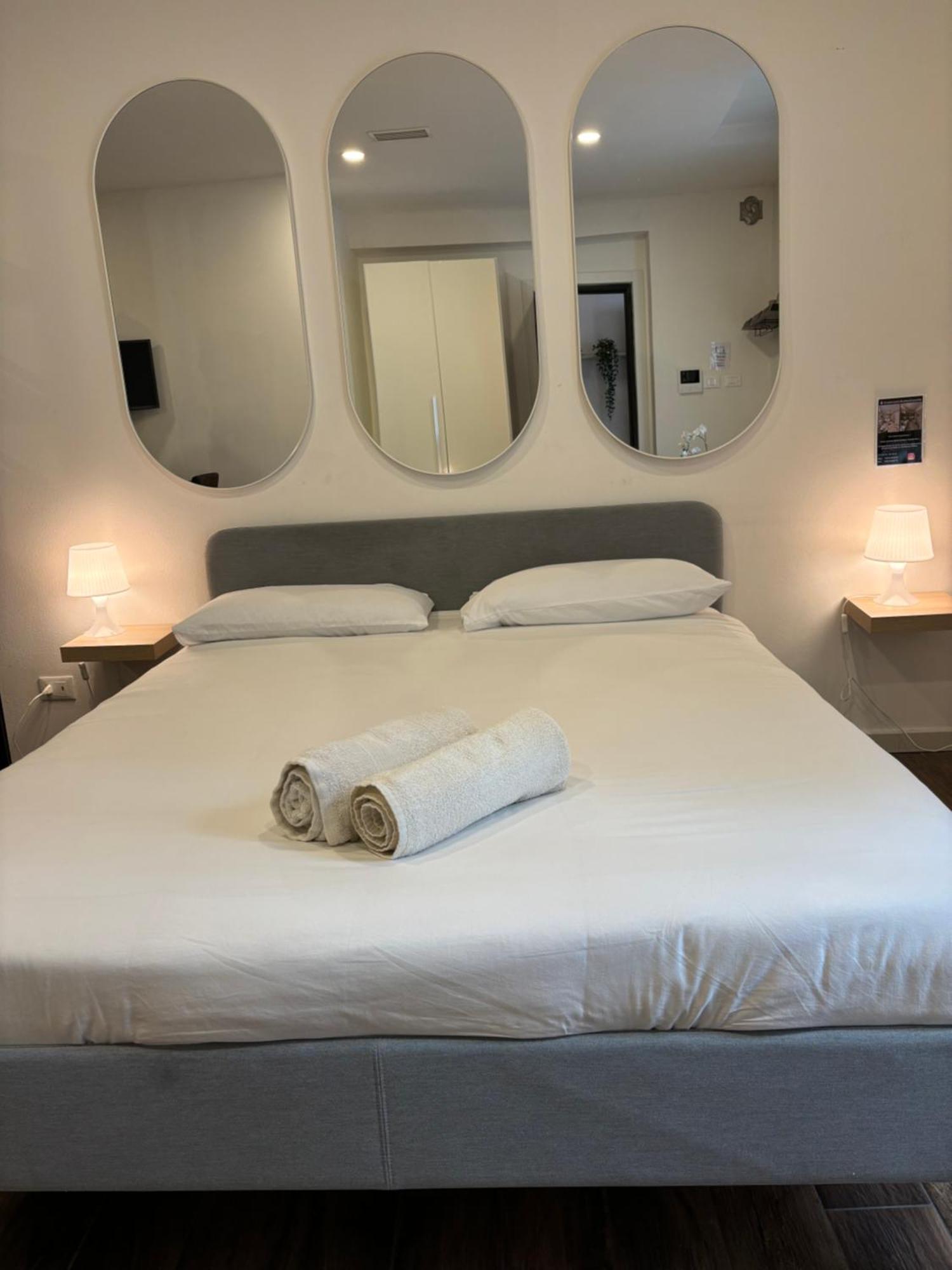Luxury 4 Al Duomo Di Parma Apartment Екстериор снимка