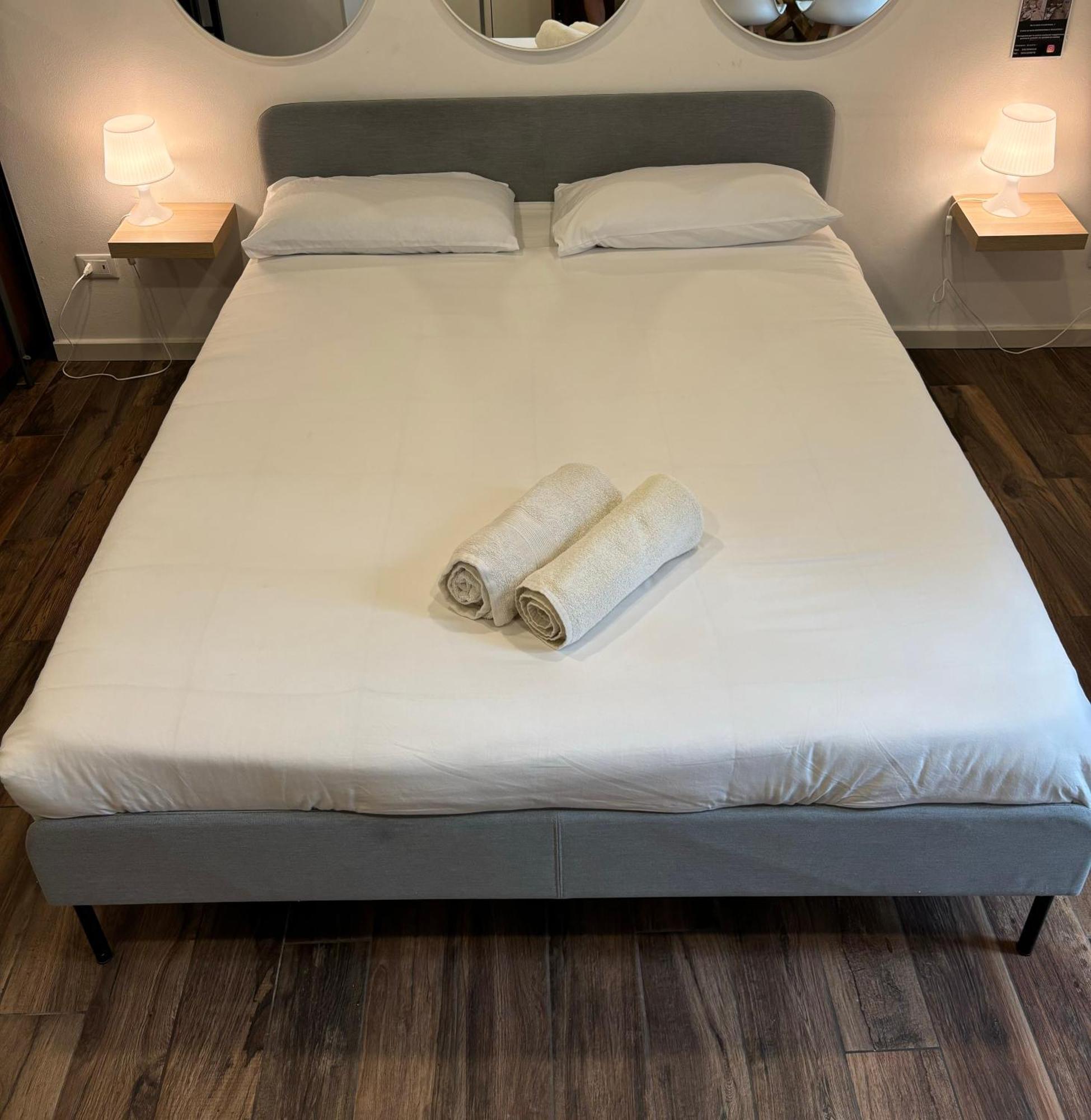 Luxury 4 Al Duomo Di Parma Apartment Екстериор снимка